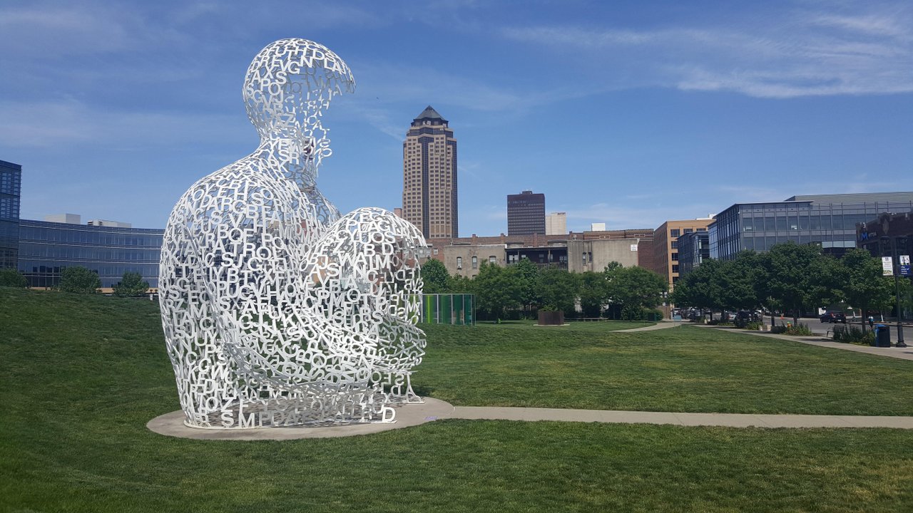 Des Moines